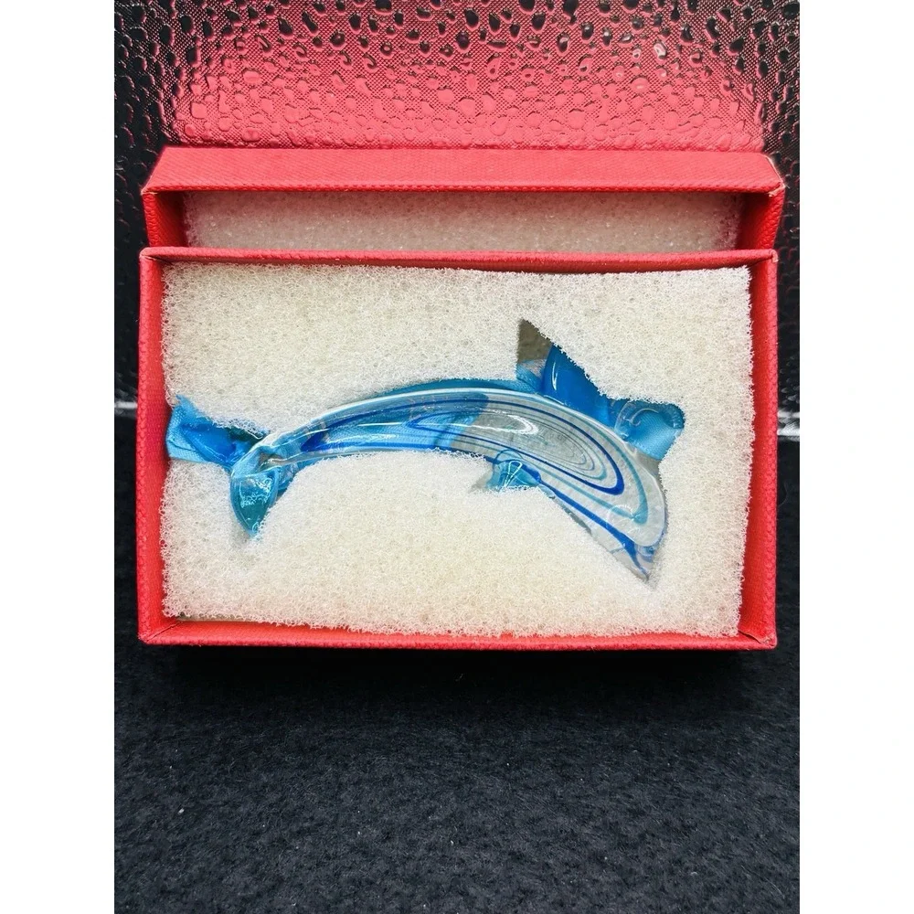 SeaWorld 2010  Blown Blue Swirl Glass Orca  Dolphin Ornament in box New
